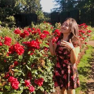 Meet your Posher, Julia